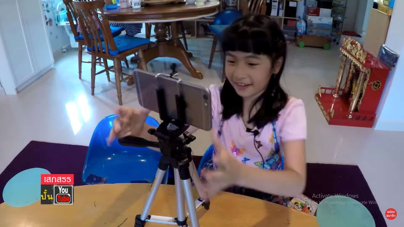 เด็กประถม ถ่ายและตัดต่อวีดีโอลง Youtube ด้วยตัวเอง - เสกสรร ปั้น Youtube
